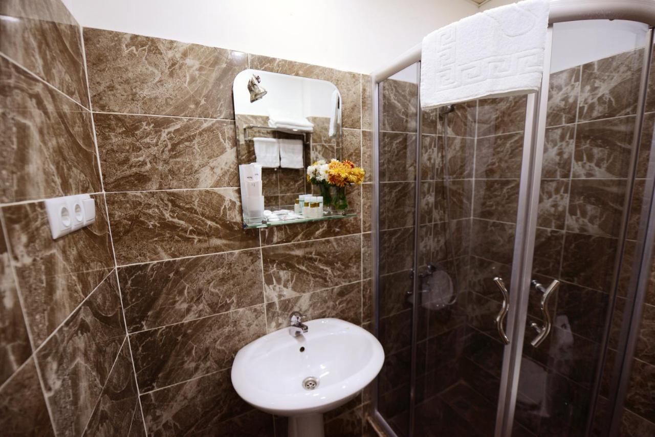 Accent Hotel Τυφλίδα Εξωτερικό φωτογραφία